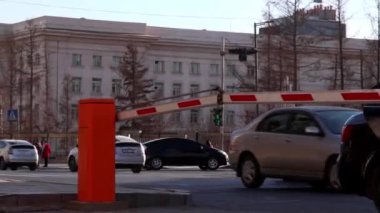 Moğolistan 'ın başkenti Ulaanbaatar' da sokak trafiği, yaklaşık Mart 2019