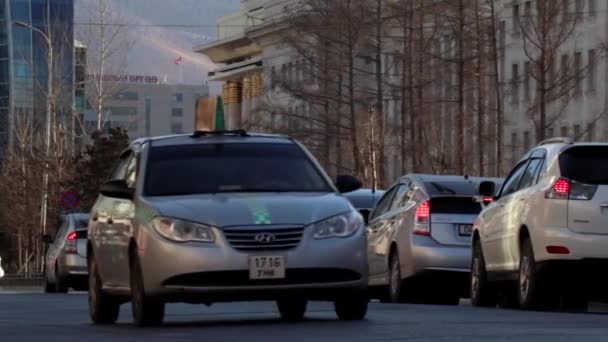 Straatverkeer Ulaanbaatar Hoofdstad Van Mongolië Circa Maart 2019 — Stockvideo