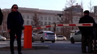 Moğolistan 'ın başkenti Ulaanbaatar' da sokak trafiği, yaklaşık Mart 2019