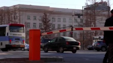 Moğolistan 'ın başkenti Ulaanbaatar' da sokak trafiği, yaklaşık Mart 2019