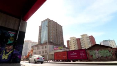Moğolistan 'ın başkenti Ulaanbaatar' da sokak trafiği, yaklaşık Mart 2019