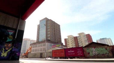 Moğolistan 'ın başkenti Ulaanbaatar' da sokak trafiği, yaklaşık Mart 2019