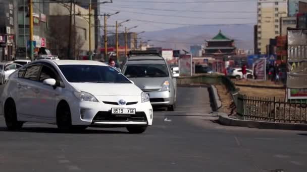 Tráfego Rua Ulaanbaatar Capital Mongólia Por Volta Março 2019 — Vídeo de Stock