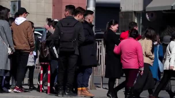 Neidentifikovaní Lidé Pouliční Doprava Centru Města Ulaanbaatar Hlavní Město Mongolska — Stock video