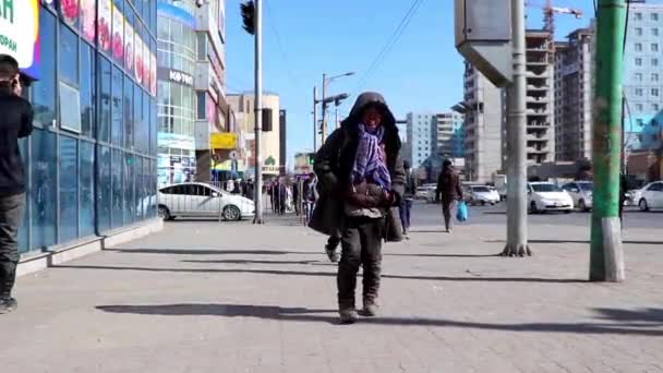 Pessoas Não Identificadas Tráfego Rua Centro Cidade Ulaanbaatar Capital Mongólia — Vídeo de Stock