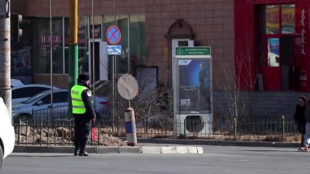 Tráfego Rua Ulaanbaatar Capital Mongólia Por Volta Março 2019 — Vídeo de Stock