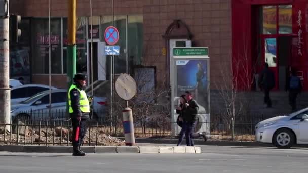 Tráfico Callejero Ulán Bator Capital Mongolia Alrededor Marzo 2019 — Vídeo de stock