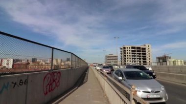 Moğolistan 'ın başkenti Ulaanbaatar' da sokak trafiği, yaklaşık Mart 2019