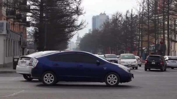 Straßenverkehr Ulaanbaatar Der Hauptstadt Der Mongolei März 2019 — Stockvideo