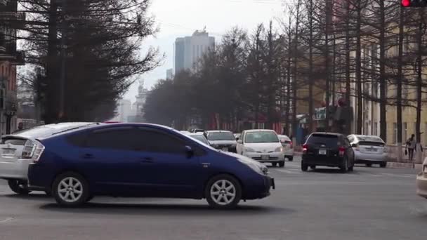 Straatverkeer Ulaanbaatar Hoofdstad Van Mongolië Circa Maart 2019 — Stockvideo