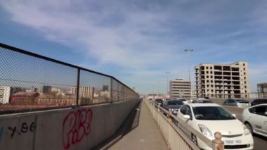 Moğolistan 'ın başkenti Ulaanbaatar' da sokak trafiği, yaklaşık Mart 2019