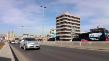 Moğolistan 'ın başkenti Ulaanbaatar' da sokak trafiği, yaklaşık Mart 2019