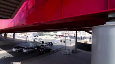 Moğolistan 'ın başkenti Ulaanbaatar' da sokak trafiği, yaklaşık Mart 2019