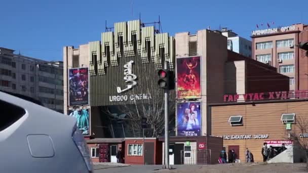 Street Traffic Famous Urgoo Cinema Ulaanbaatar Capital Mongolia Mars 2019 — Stockvideo
