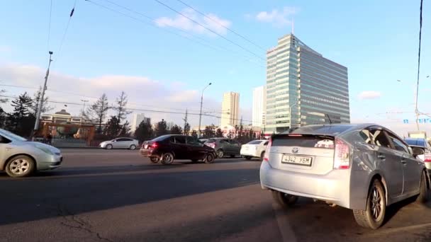 Tráfego Rua Ulaanbaatar Capital Mongólia Por Volta Março 2019 — Vídeo de Stock