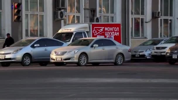 Straßenverkehr Ulaanbaatar Der Hauptstadt Der Mongolei März 2019 — Stockvideo