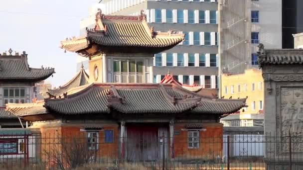 Chrám Choijin Lamy Mezi Moderními Budovami Ulaanbaataru Hlavním Městě Mongolska — Stock video