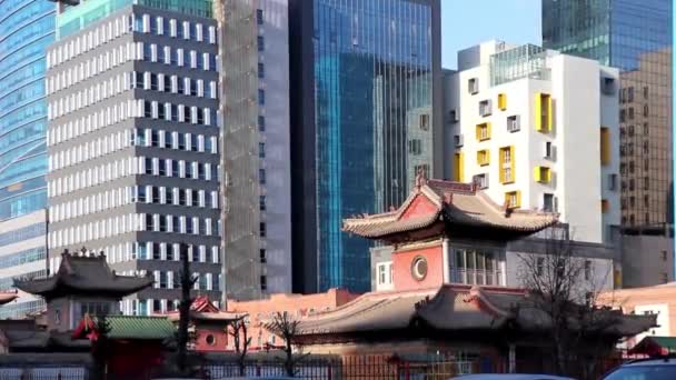 Choijin Lamatemplet Bland Moderna Byggnader Ulaanbaatar Mongoliets Huvudstad Mars 2019 — Stockvideo