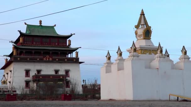 2019年3月頃 モンゴルの首都ウランバートルにあるガンダン修道院 — ストック動画