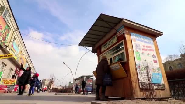 Unbekannte Und Straßenverkehr Der Innenstadt Von Ulaanbaatar Der Hauptstadt Der — Stockvideo
