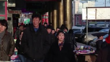 Mart 2019 dolaylarında, Moğolistan 'ın başkenti Ulaanbaatar' ın sokaklarında kimliği belirsiz insanlar görüldü.