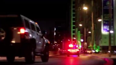 Geceleri Moğolistan 'ın başkenti Ulaanbaatar' da sokak trafiği, yaklaşık Mart 2019