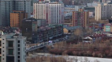 Zaisan Anıtı 'ndan Moğolistan' ın başkenti Ulaanbaatar manzarası, yaklaşık Mart 2019