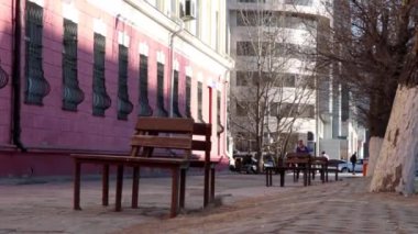 Moğolistan 'ın başkenti Ulaanbaatar' da sokak trafiği, yaklaşık Mart 2019