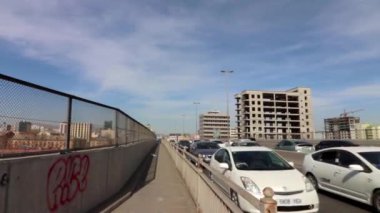 Moğolistan 'ın başkenti Ulaanbaatar' da sokak trafiği, yaklaşık Mart 2019