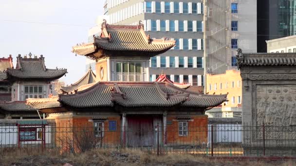 Chrám Choijin Lamy Mezi Moderními Budovami Ulaanbaataru Hlavním Městě Mongolska — Stock video