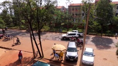 Doğu Afrika, Ruanda 'nın başkenti Kigali' nin Kicukiro ilçesinde yaklaşık Mart 2019 'da trafik vardı.