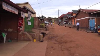 Doğu Afrika, Ruanda 'nın başkenti Kigali' nin Kicukiro ilçesinde yaklaşık Mart 2019 'da trafik vardı.
