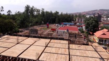 Kigali 'nin Kicukiro ilçesindeki binalar, Ruanda' nın başkenti, Doğu Afrika, yaklaşık Mart 2019.
