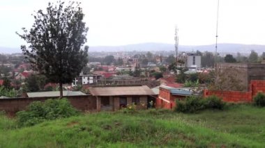 Ruanda 'nın başkenti Kigali' nin Doğu Afrika 'daki Nyanza Dağı' ndan görünüşü, yaklaşık Mart 2019.