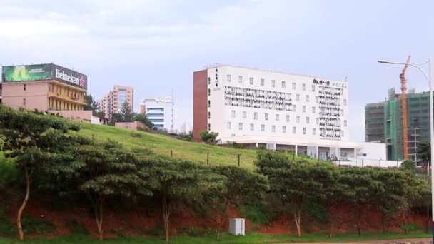 Tráfico Por Carretera Carretera Que Conduce Centro Ciudad Kigali Capital — Vídeo de stock