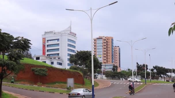 Дорожное Движение Дороге Ведущей Центру Города Кигали Столице Руанды Восточной — стоковое видео