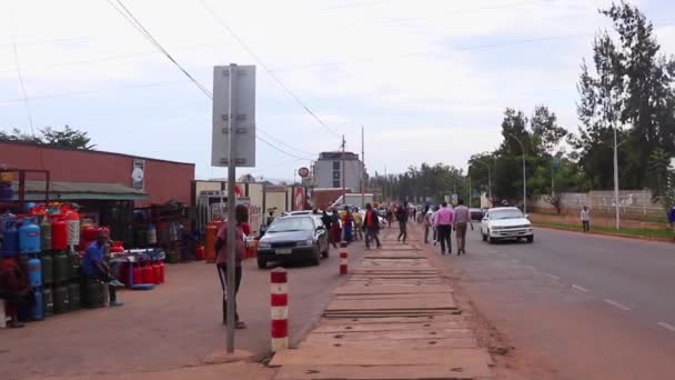 Neidentifikovaní Lidé Pouliční Doprava Centru Čtvrti Kicukiro Kigali Hlavním Městě — Stock video