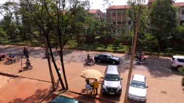 Doğu Afrika, Ruanda 'nın başkenti Kigali' nin Kicukiro ilçesinde yaklaşık Mart 2019 'da trafik vardı.