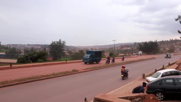 Vägtrafik Afrikanska Unionens Väg Eller Kanogo Road Kigali Rwandas Huvudstad — Stockvideo