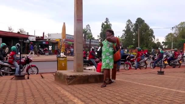 Oidentifierade Personer Kicukiro Marknaden Kigali Rwanda Mars 2019 — Stockvideo