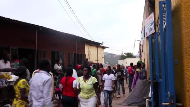 Άγνωστα Άτομα Στην Αγορά Kicukiro Στο Kigali Ρουάντα Τον Μάρτιο — Αρχείο Βίντεο