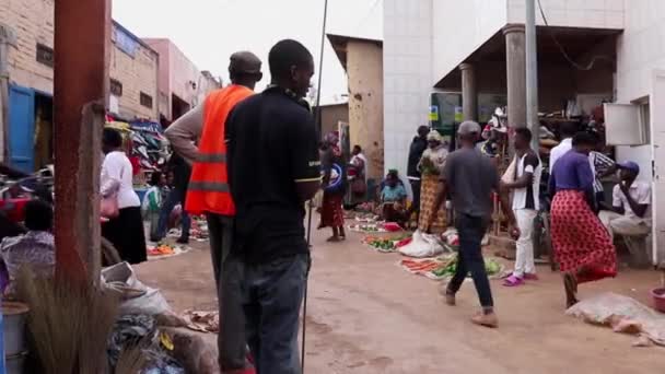 Oidentifierade Personer Kicukiro Marknaden Kigali Rwanda Mars 2019 — Stockvideo