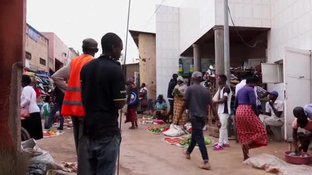 Oidentifierade Personer Kicukiro Marknaden Kigali Rwanda Mars 2019 — Stockvideo