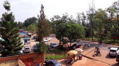 Doğu Afrika, Ruanda 'nın başkenti Kigali' nin Kicukiro ilçesinde yaklaşık Mart 2019 'da trafik vardı.