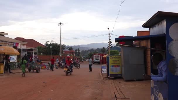 Vägtrafik Kicukiro Distriktet Kigali Rwandas Huvudstad Östafrika Mars 2019 — Stockvideo