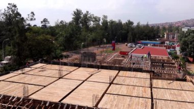 Doğu Afrika, Ruanda 'nın başkenti Kigali' nin Kicukiro ilçesinde yaklaşık Mart 2019 'da trafik vardı.