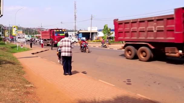 Дорожное Движение Районе Кикукиро Кигали Столице Руанды Восточная Африка Около — стоковое видео
