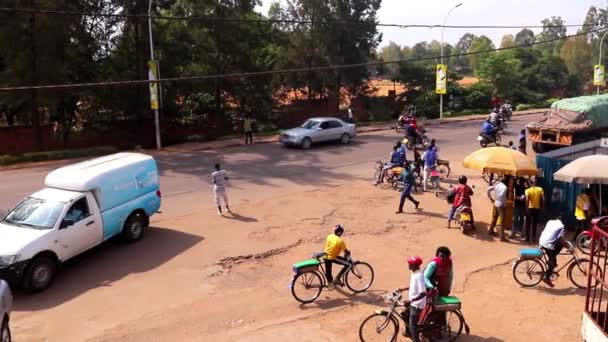 Tráfego Rodoviário Nyanza Road Distrito Kicukiro Kigali Capital Ruanda África — Vídeo de Stock