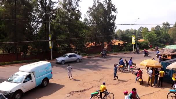 Дорожній Рух Ньянца Роуд Районі Кікукіро Столиці Руанди Східна Африка — стокове відео