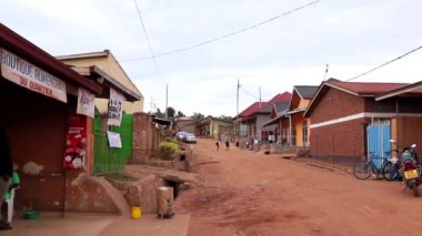 Doğu Afrika, Ruanda 'nın başkenti Kigali' nin Kicukiro ilçesinde yaklaşık Mart 2019 'da trafik vardı.